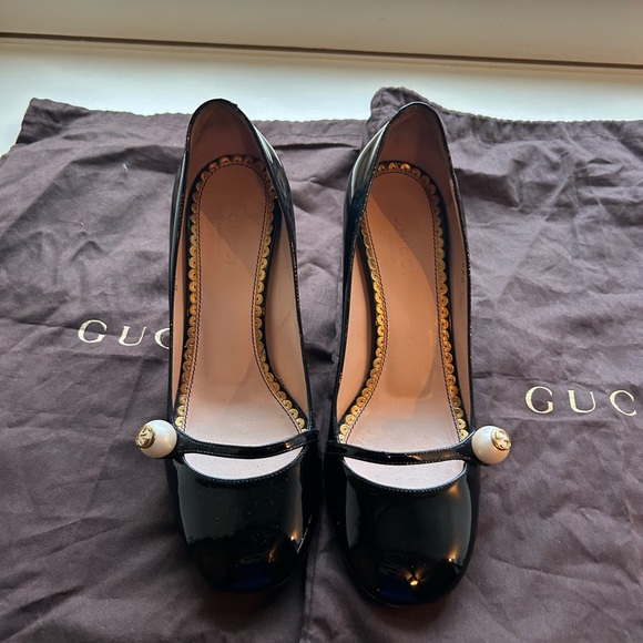 Gucci Black Patent Mary Jane heels in great condition - Picture 1 of 3